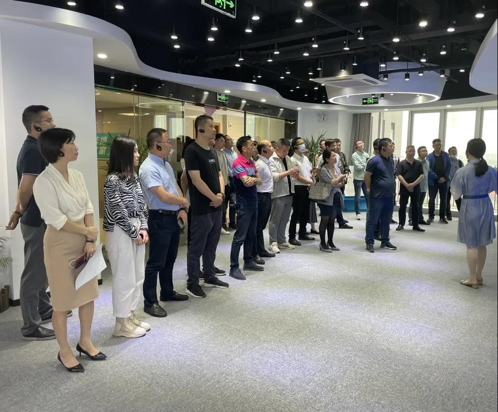 助推数字化小镇建设：浙江省各地领导干部考察团莅临K8·凯发科技
