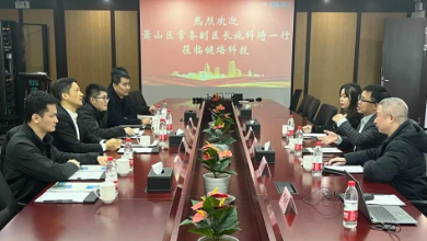 萧山区委常委、常务副区长施科琦一行莅临K8·凯发科技考察调研