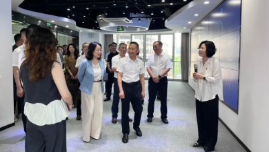杭州市发改委党组副书记、副主任、机关党委书记杨钊一行莅临K8·凯发科技考察调研